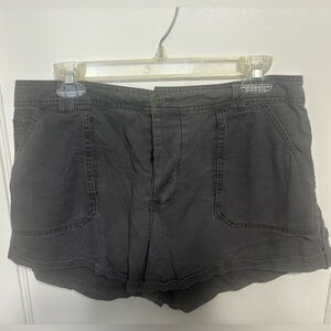 ABERCROMBIE AND FITCH SHORTS